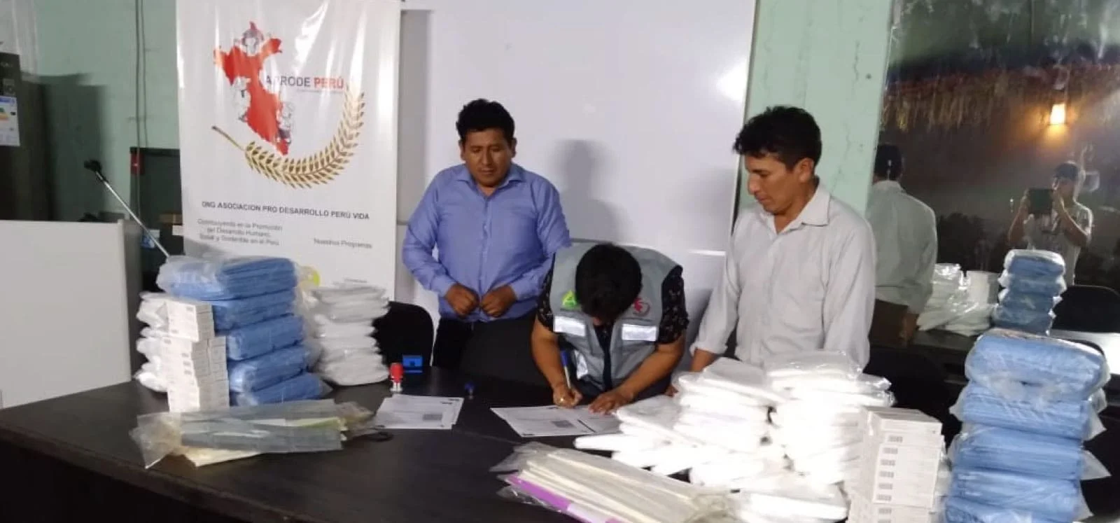 APRODE PERÚ envió donaciones de Medicina e Insumos médicos a Centros de Salud de los Distritos de San Cristóbal y San Pedro de la Provincia de Lucanas-Ayacucho