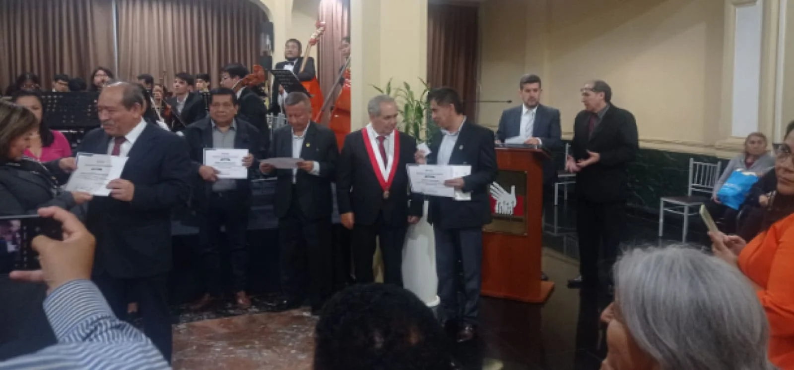 La Defensoría del Pueblo otorga reconocimiento al Presidente Fundador de la ONG APRODE PERÚ