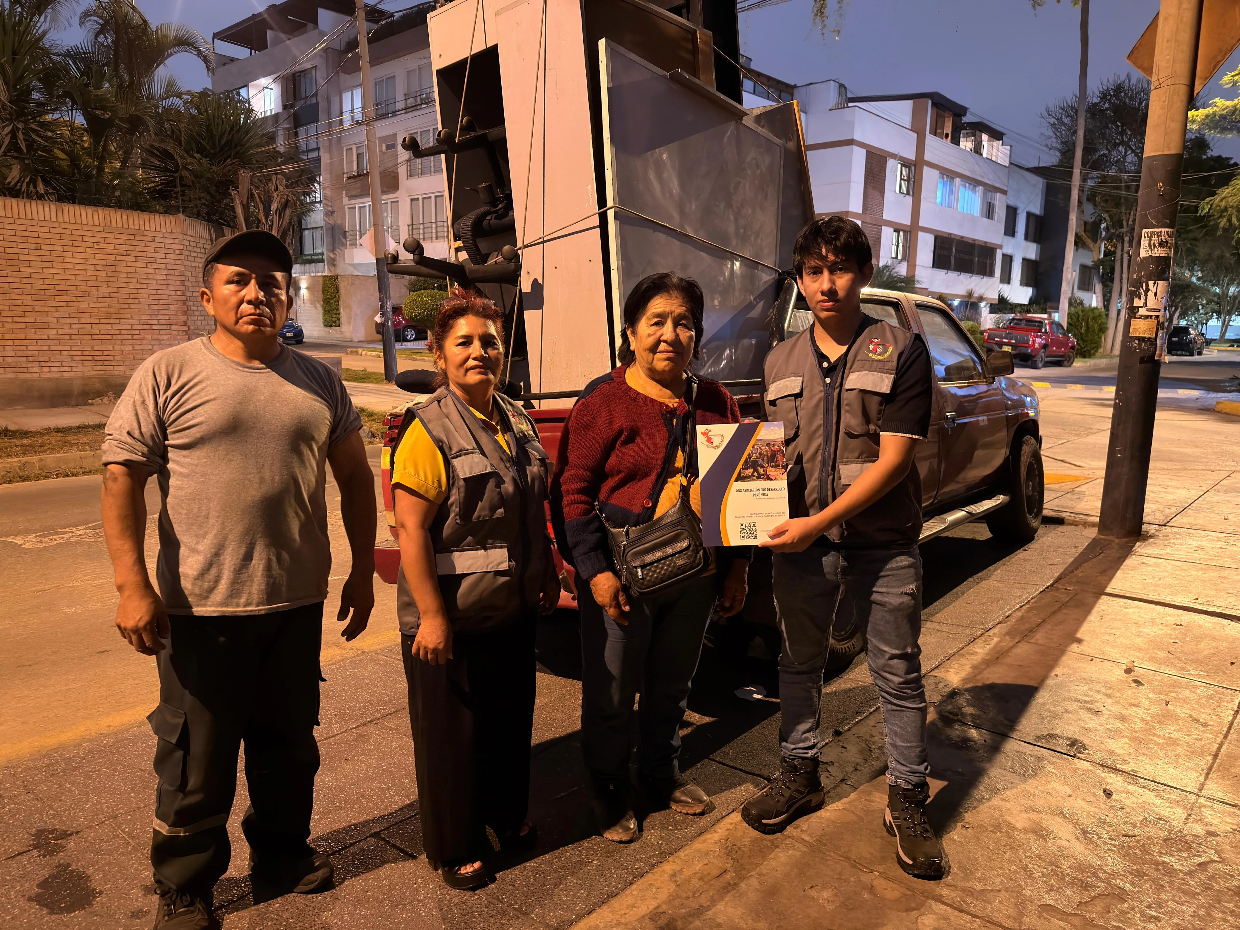 APRODE PERÚ ENTREGA MOBILIARIO EN CALIDAD DE DONACIÓN A LA I.E. N° 6056 SANTA ROSA ALTA DEL DISTRITO DE VILLA MARIA DEL TRIUNFO PARA EL FORTALECIMIENTO DEL EQUIPAMIENTO EDUCATIVO